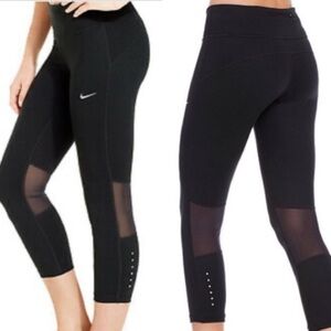 ~Women’s NIKE Epic Run Tight Fit Black Crop Leggings ~Style#872066-011~
